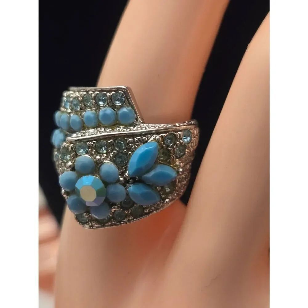 Women's Vintage Size 8.5 Blue Rhinestone & Beaded Adjustable Silver Tone Ring